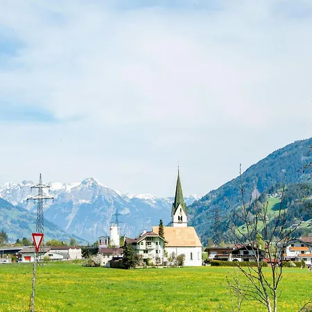 Pleasant In In A Skiing Area Apartment Hainzenberg