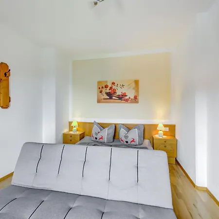 Apartment In In A Ski Area Hainzenberg